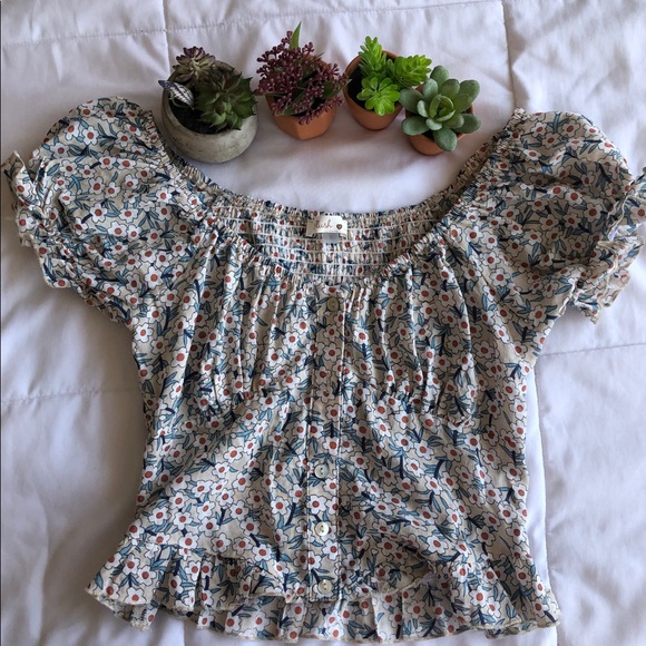 Floral Ruched Crop Top - Picture 2 of 3